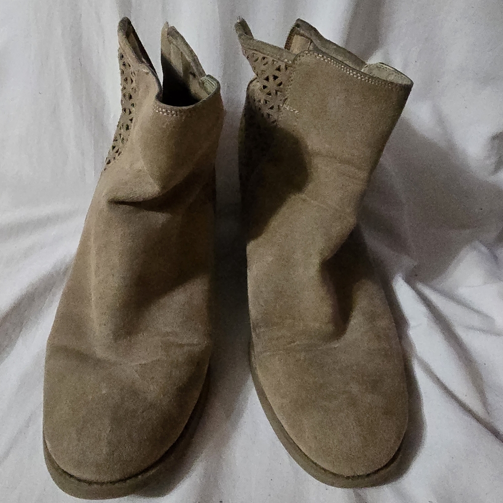 Booties - Picture 3 of 6